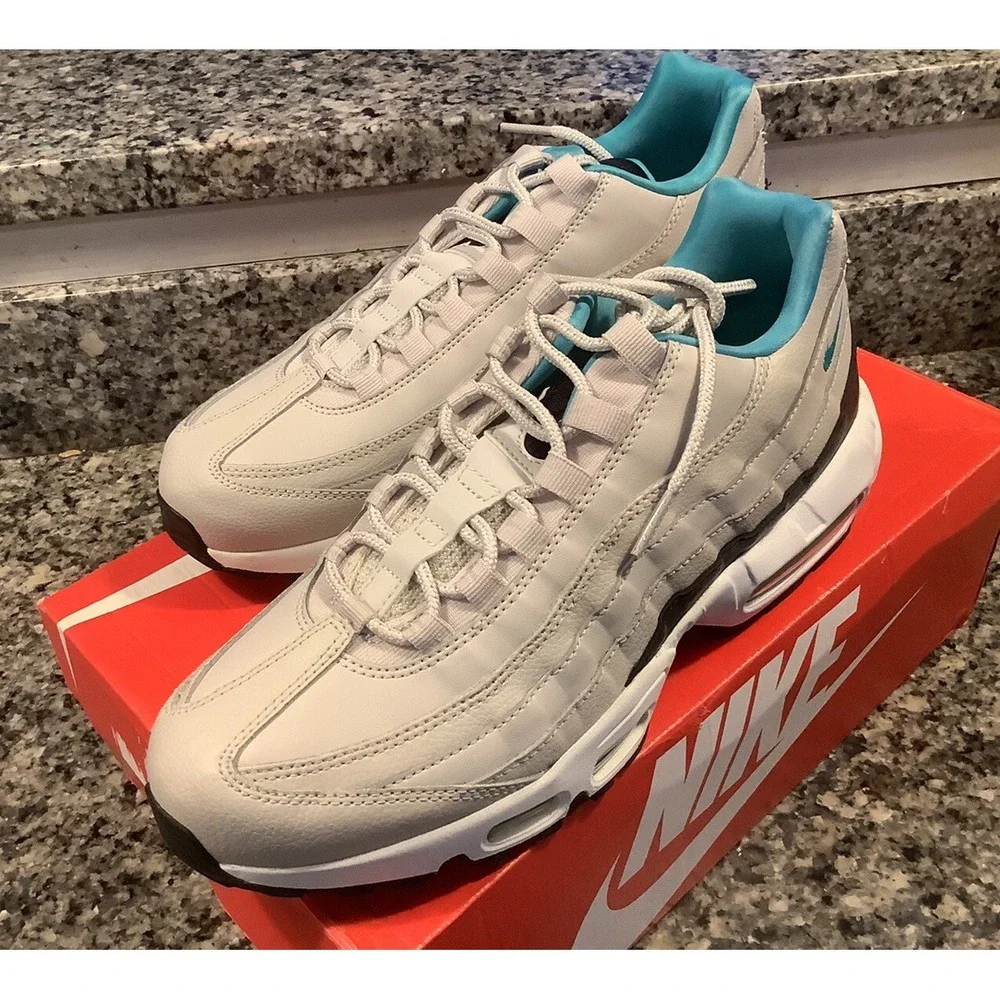 NIKE AIR MAX 95 ESSENTIAL LIGHT BONE-SPORT TURQUOISE-BLACK SZ 8  [749766-027]